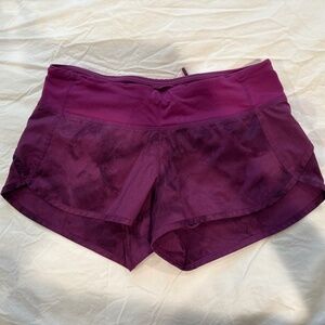 Lululemon Run Speed Short Size 4 Dew Berry